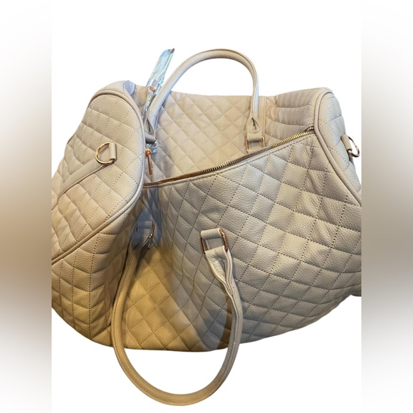 NWT Women’s quilted leather tote - Picture 1 of 5